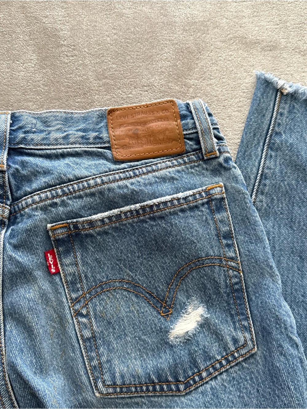 Levi's Light Blue Distressed Women’s Jeans